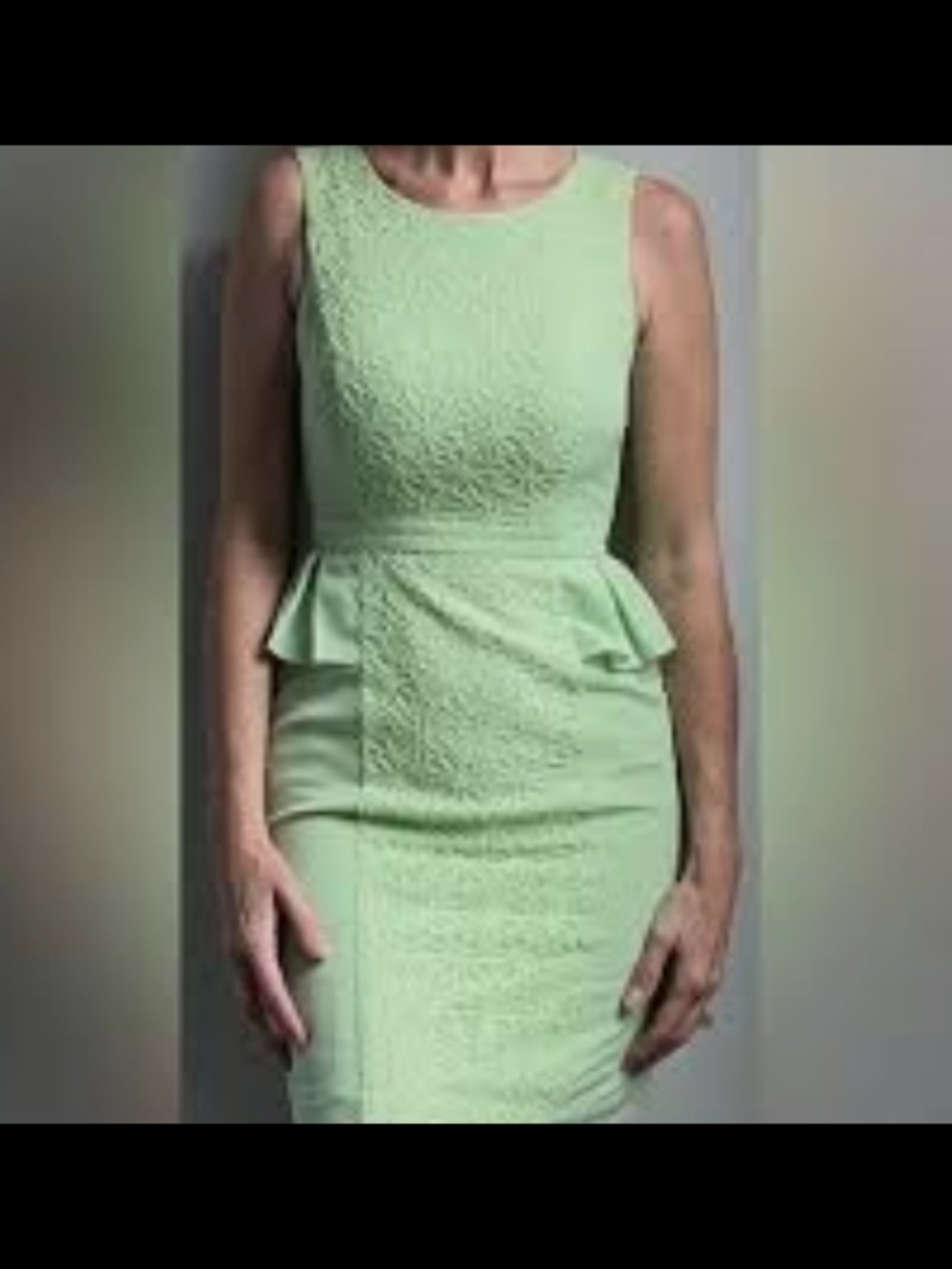 Gianni Bini Mint Green Sleeveless Peplum Midi Dress‎